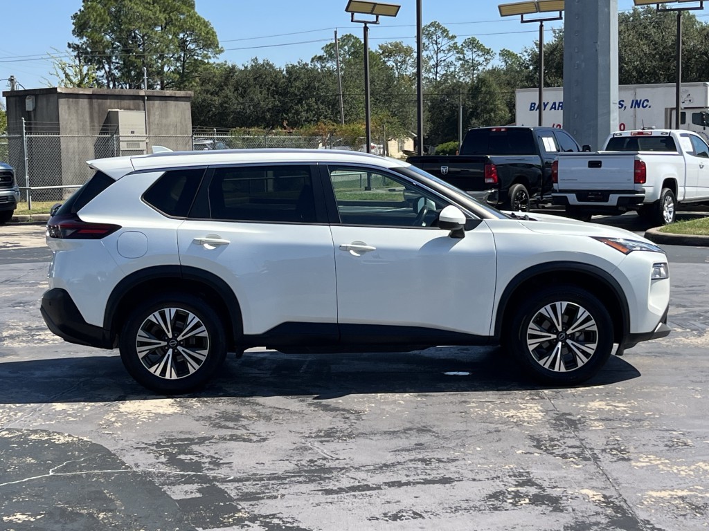 2022 Nissan Rogue Image 13