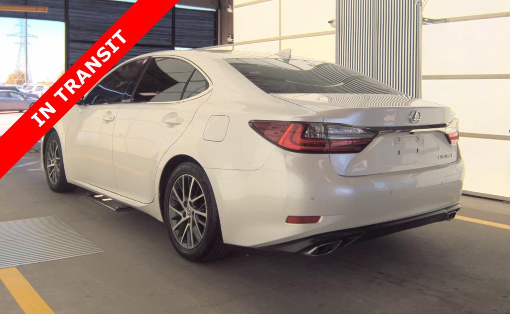 2018 Lexus ES Image 6