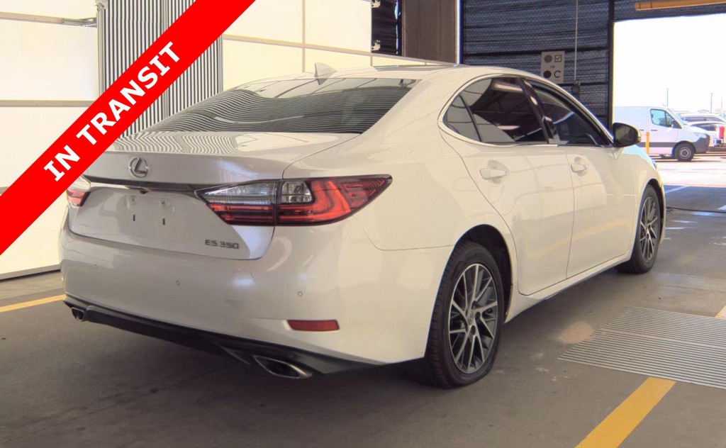 2018 Lexus ES Image 7