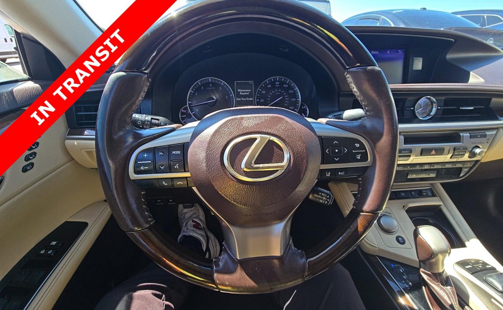 2018 Lexus ES Image 8