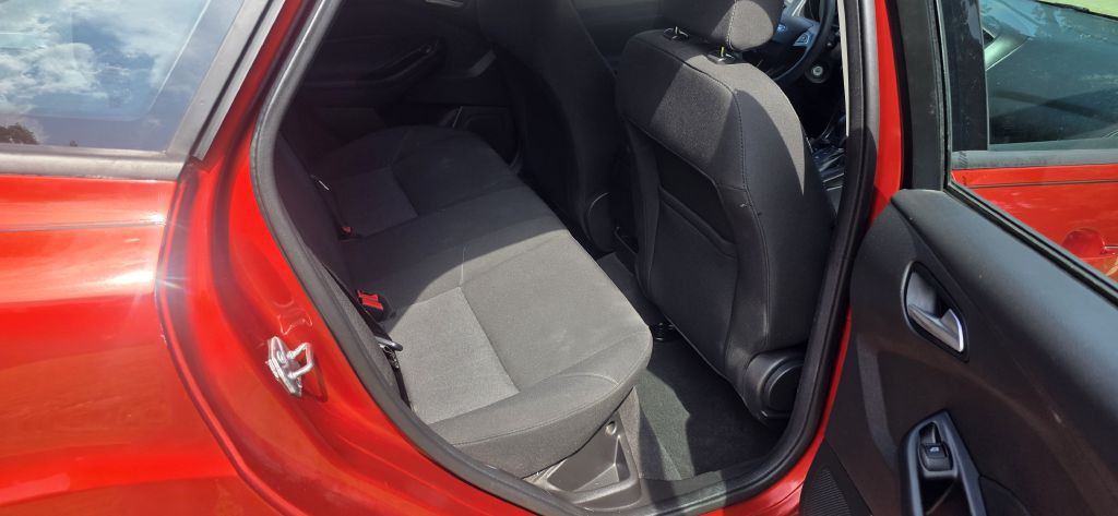 2018 Ford Focus Image 40