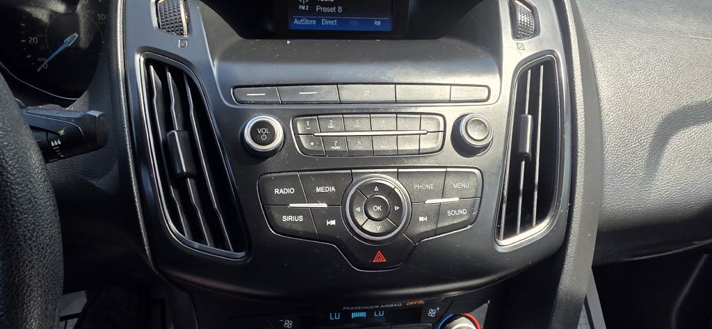 2018 Ford Focus Image 48