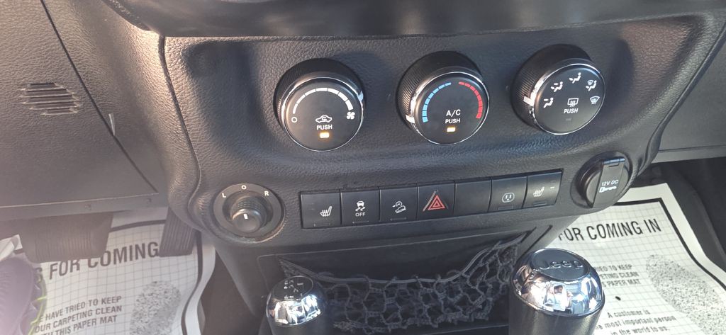 2014 Jeep Wrangler Image 29
