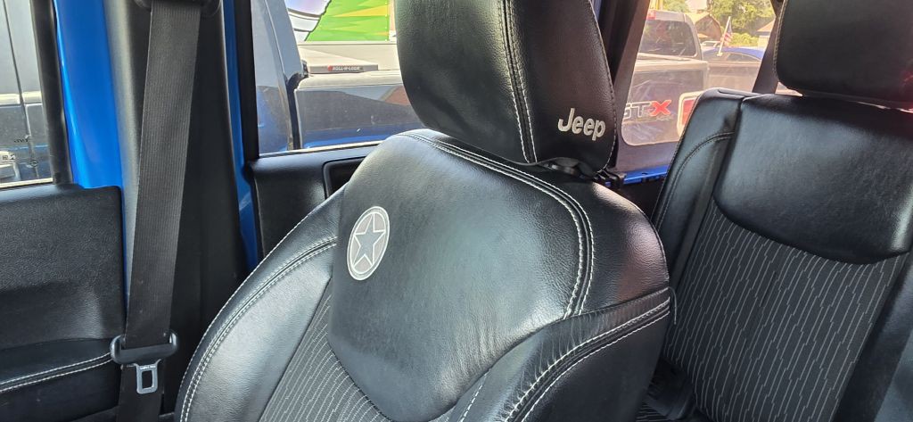2014 Jeep Wrangler Image 35