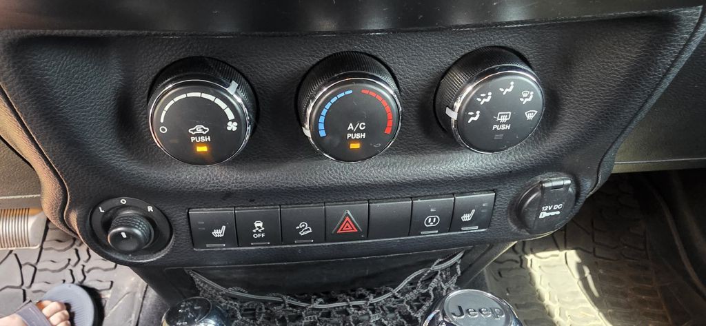 2014 Jeep Wrangler Image 45