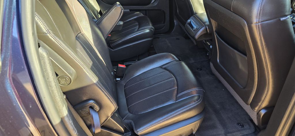 2017 Chevrolet Traverse Image 16
