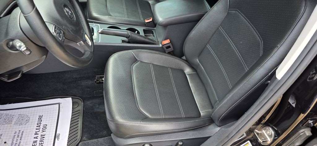 2014 Volkswagen Passat Image 26
