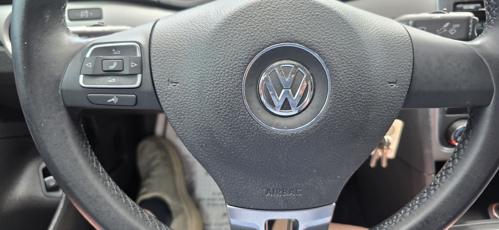 2014 Volkswagen Passat Image 29