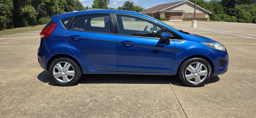 2011 Ford Fiesta Image 9