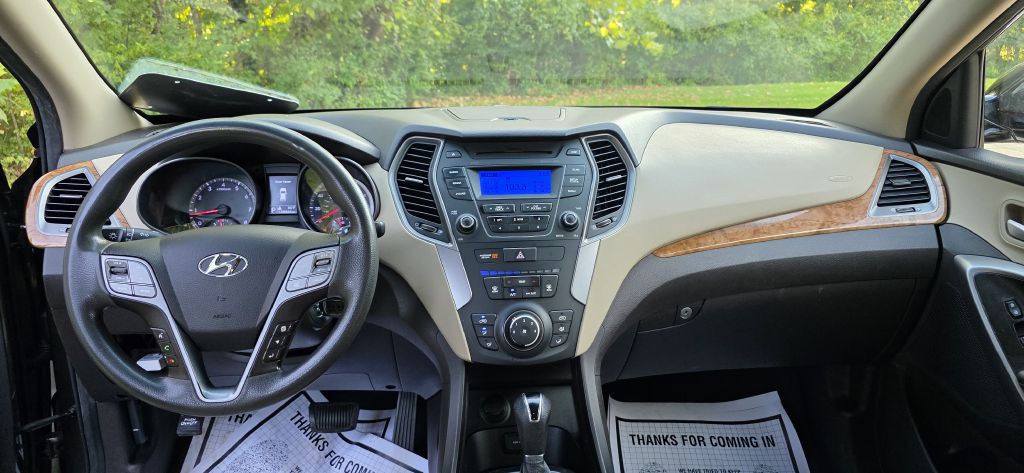 2014 Hyundai Santa Fe Image 16