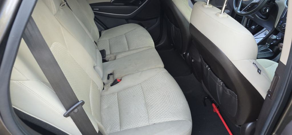 2014 Hyundai Santa Fe Image 17