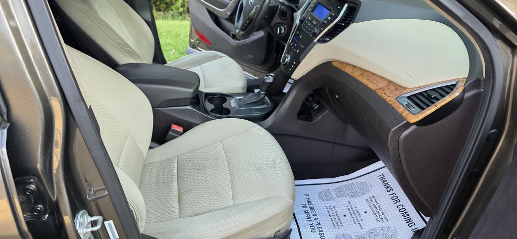 2014 Hyundai Santa Fe Image 18