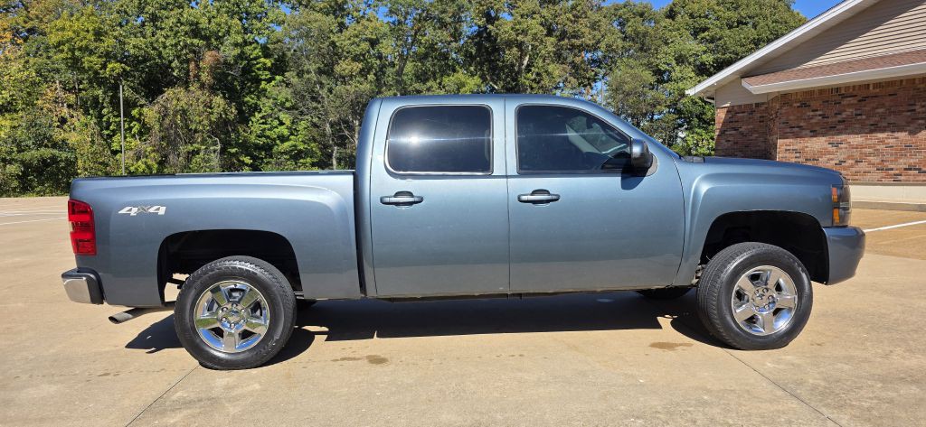 2011 Chevrolet Silverado 1500 Image 3