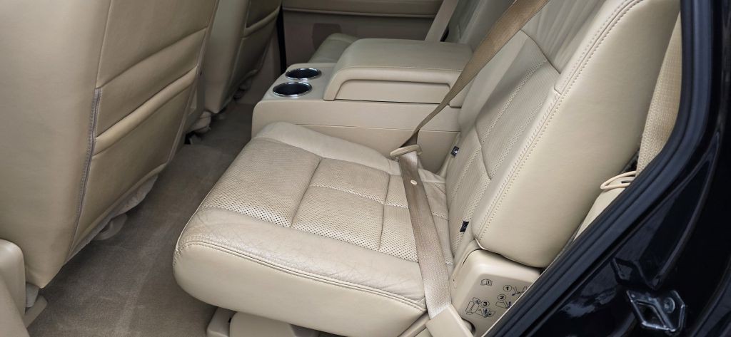 2010 Lincoln Navigator Image 18