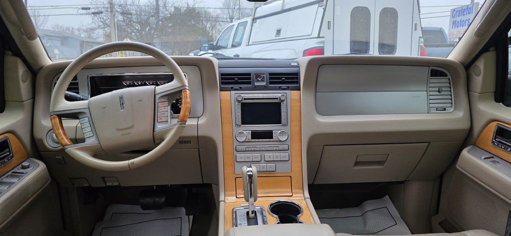 2010 Lincoln Navigator Image 19