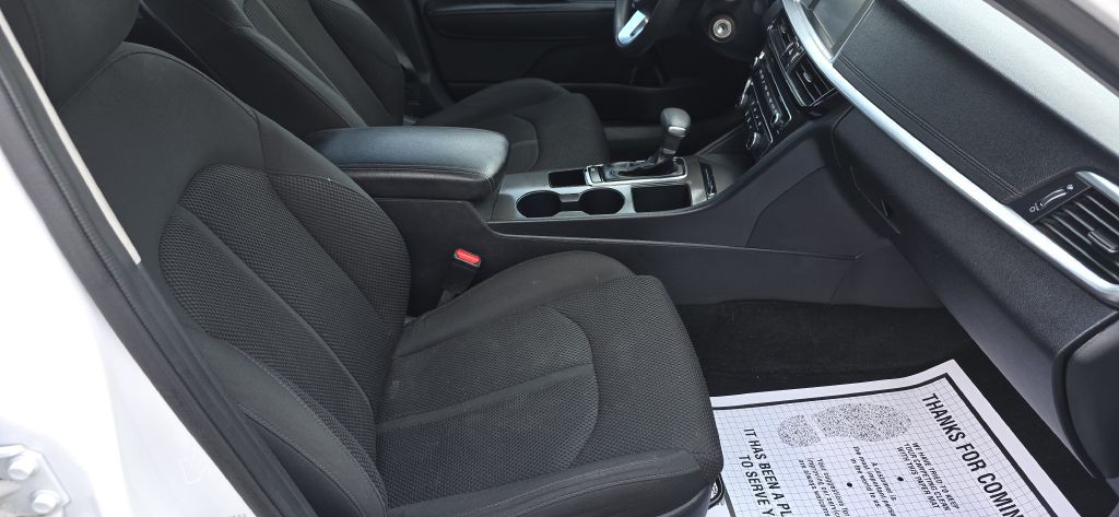 2019 Kia Optima Image 24