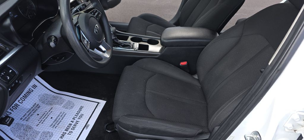 2019 Kia Optima Image 30