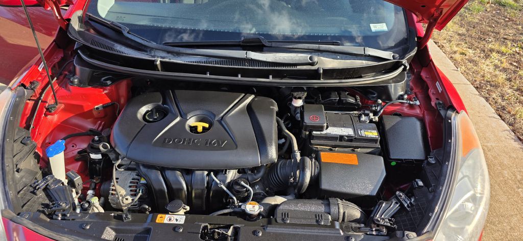 2013 Hyundai Elantra Image 23