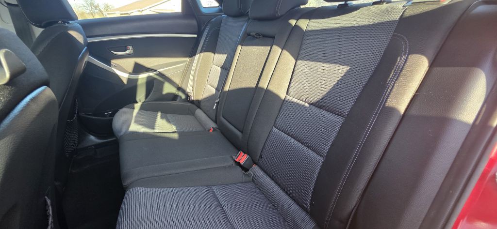 2013 Hyundai Elantra Image 28