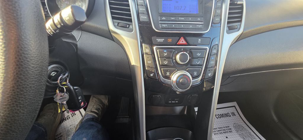 2013 Hyundai Elantra Image 35