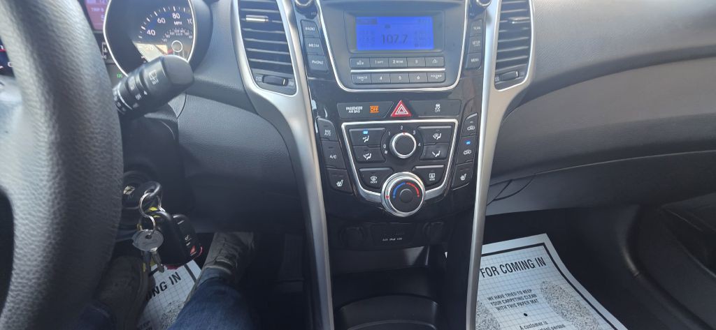 2013 Hyundai Elantra Image 38