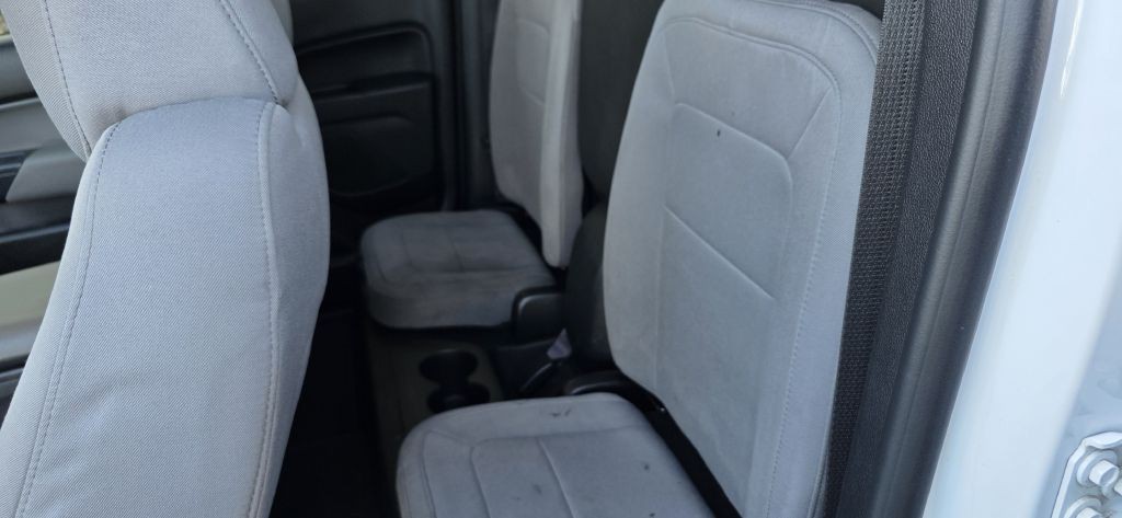 2015 Chevrolet Colorado Image 12