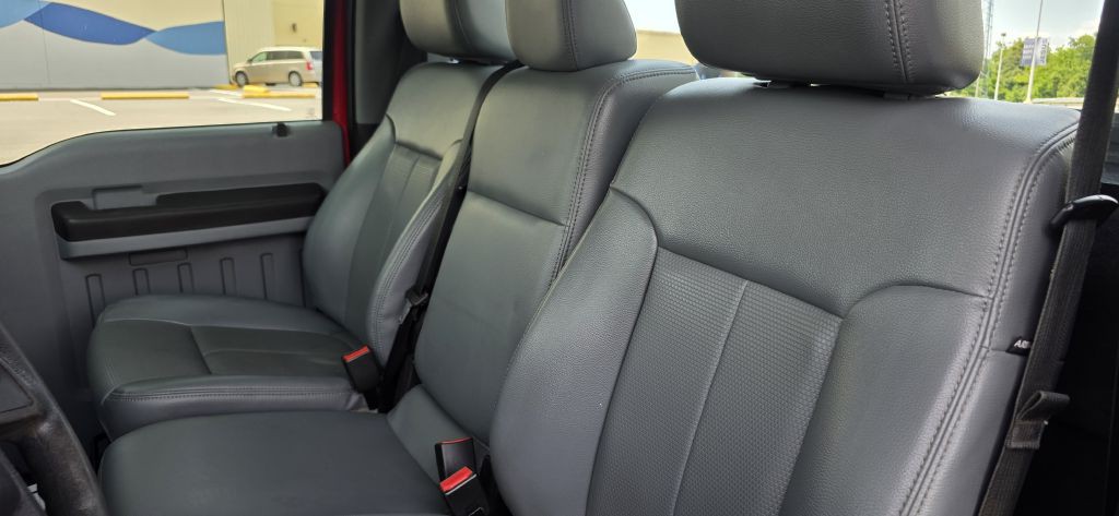 2015 Ford F-250 Image 31
