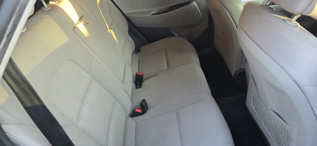 2016 Hyundai Tucson Image 32