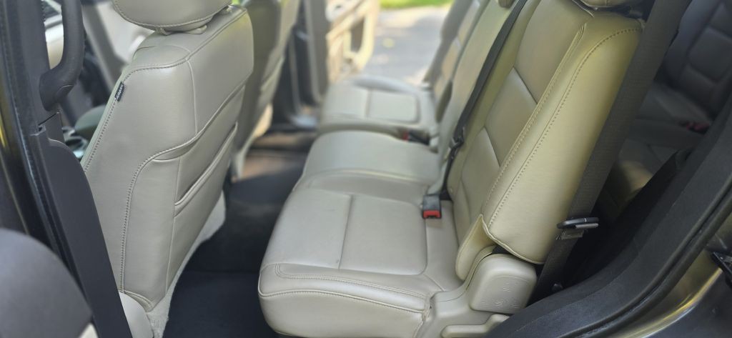 2012 Ford Explorer Image 16
