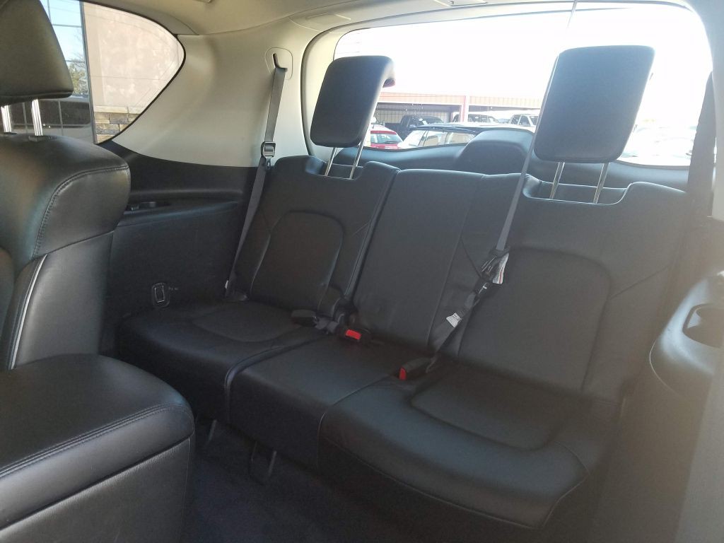 2012 INFINITI QX56 Image 9