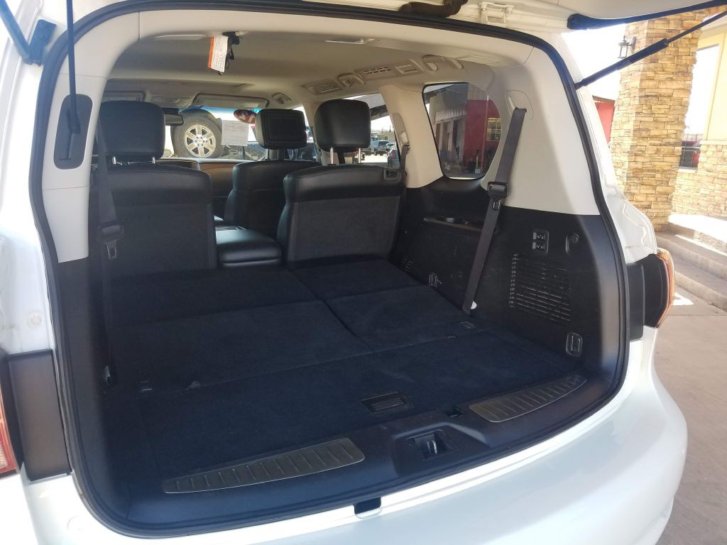 2012 INFINITI QX56 Image 12