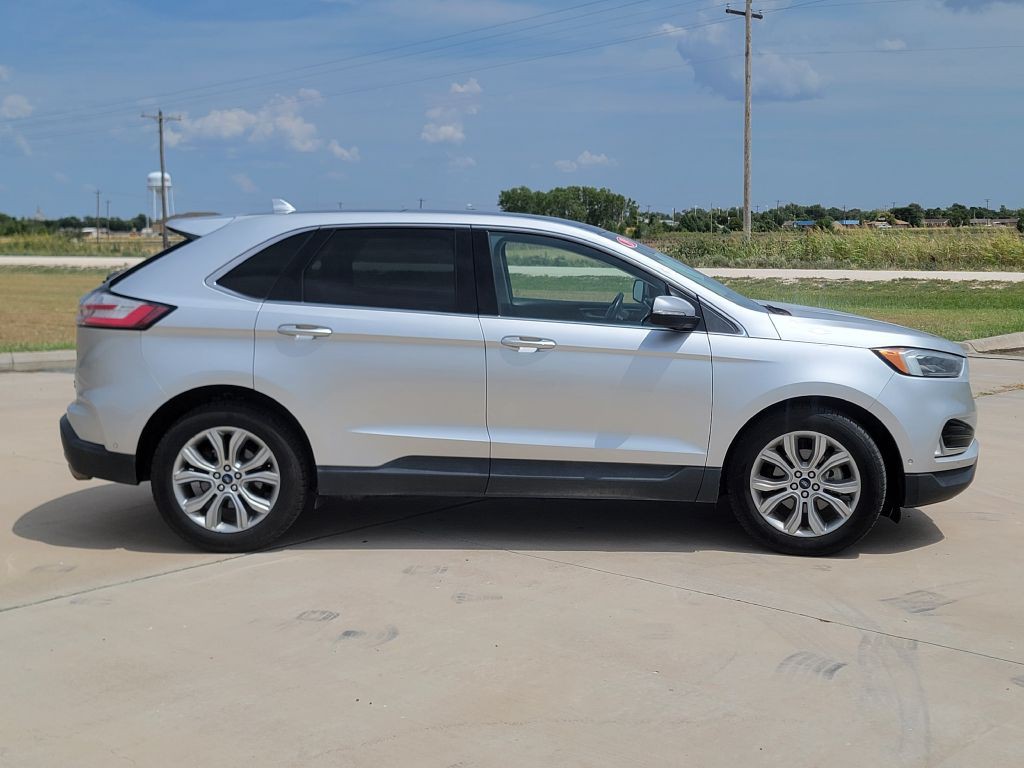 2019 Ford Edge Image 3