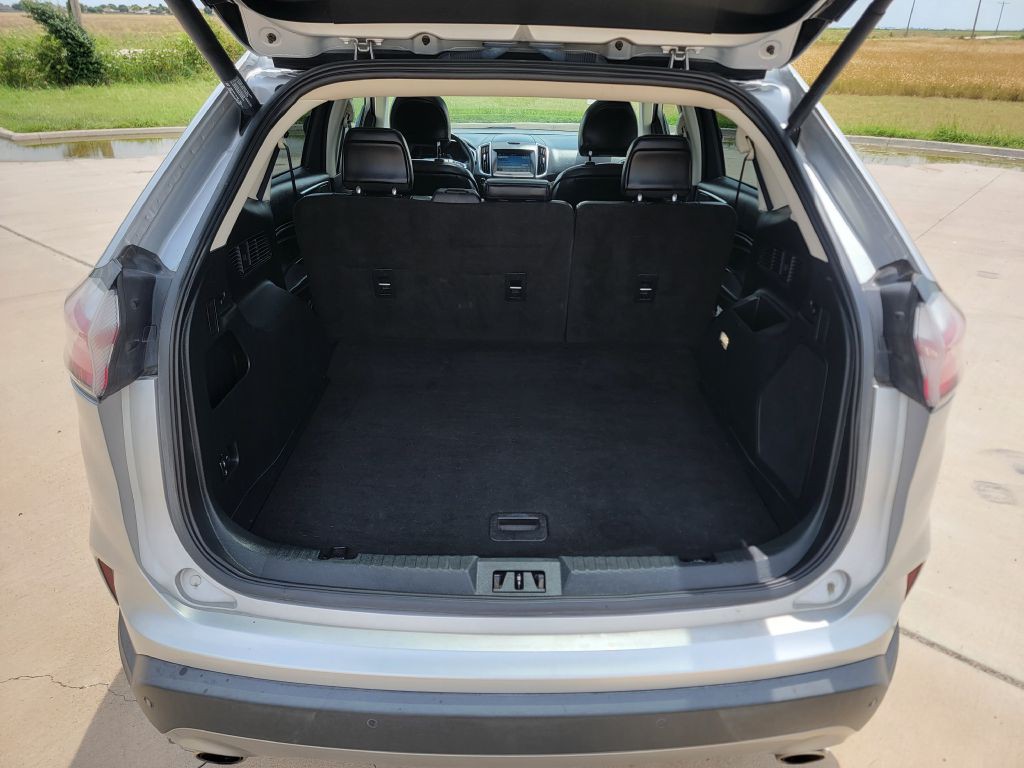 2019 Ford Edge Image 11