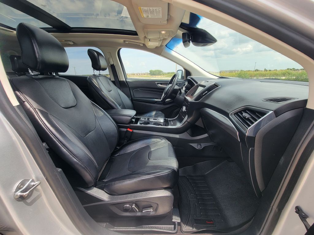 2019 Ford Edge Image 14