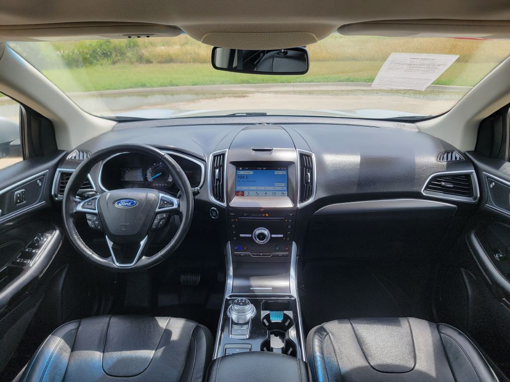 2019 Ford Edge Image 17