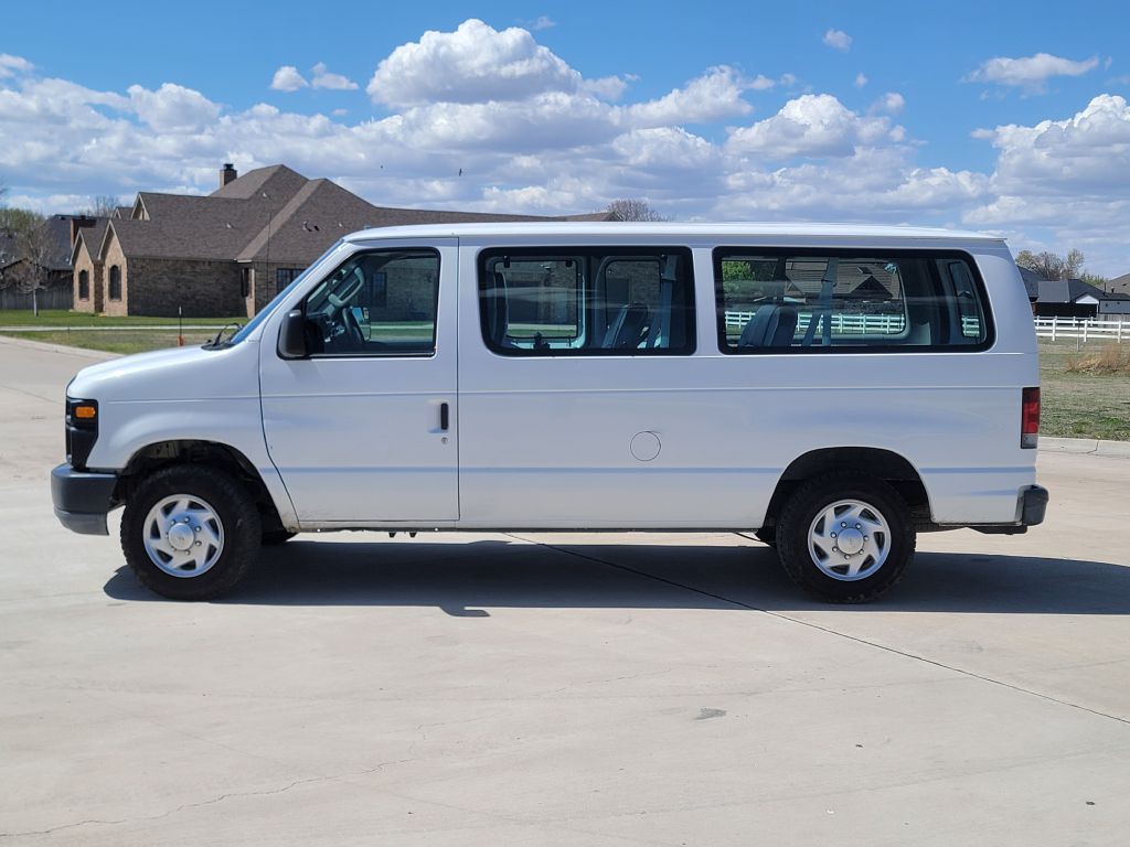 2010 Ford E-series Image 6