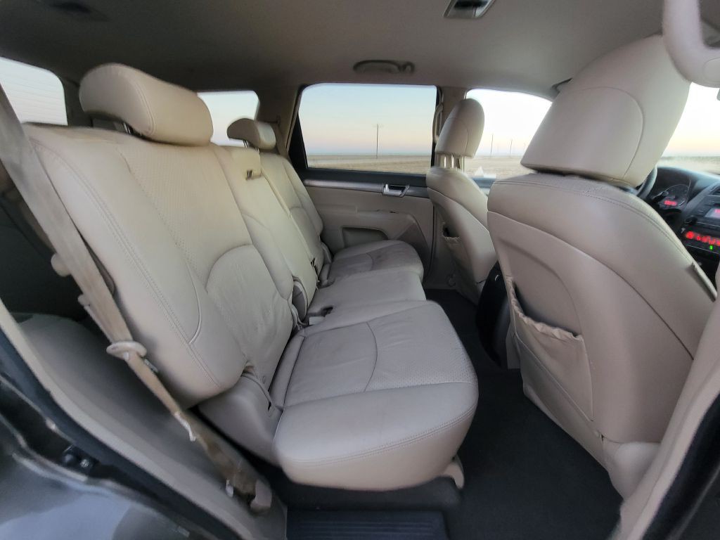 2009 Kia Borrego Image 13