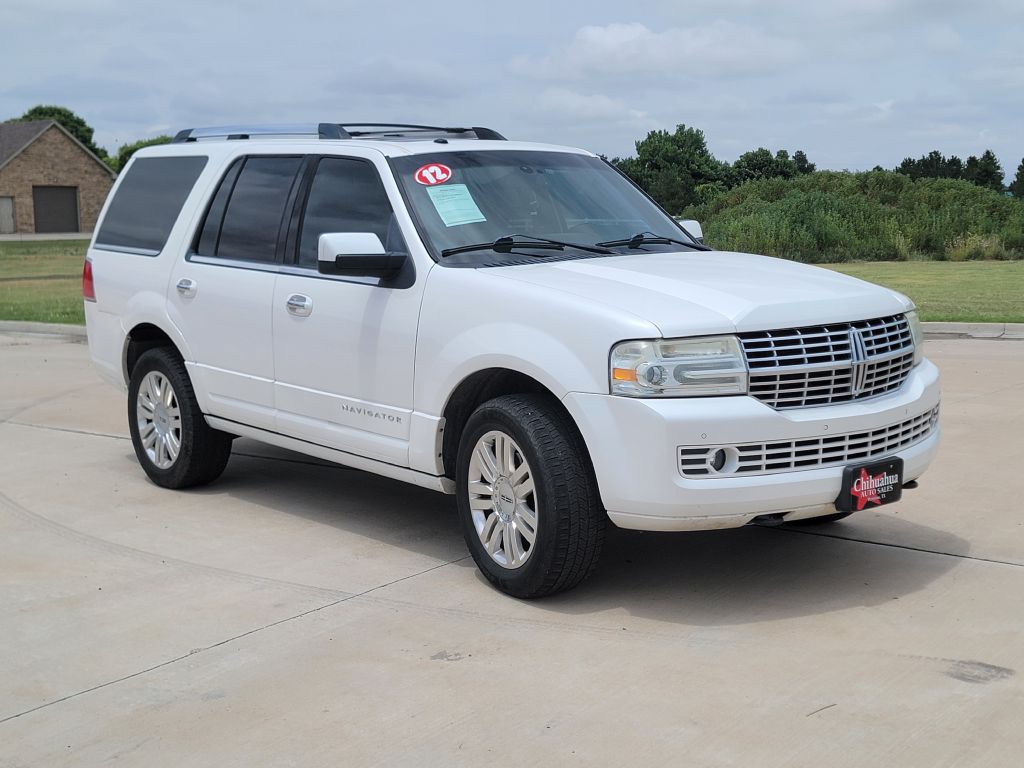 2012 Lincoln Navigator Image 2