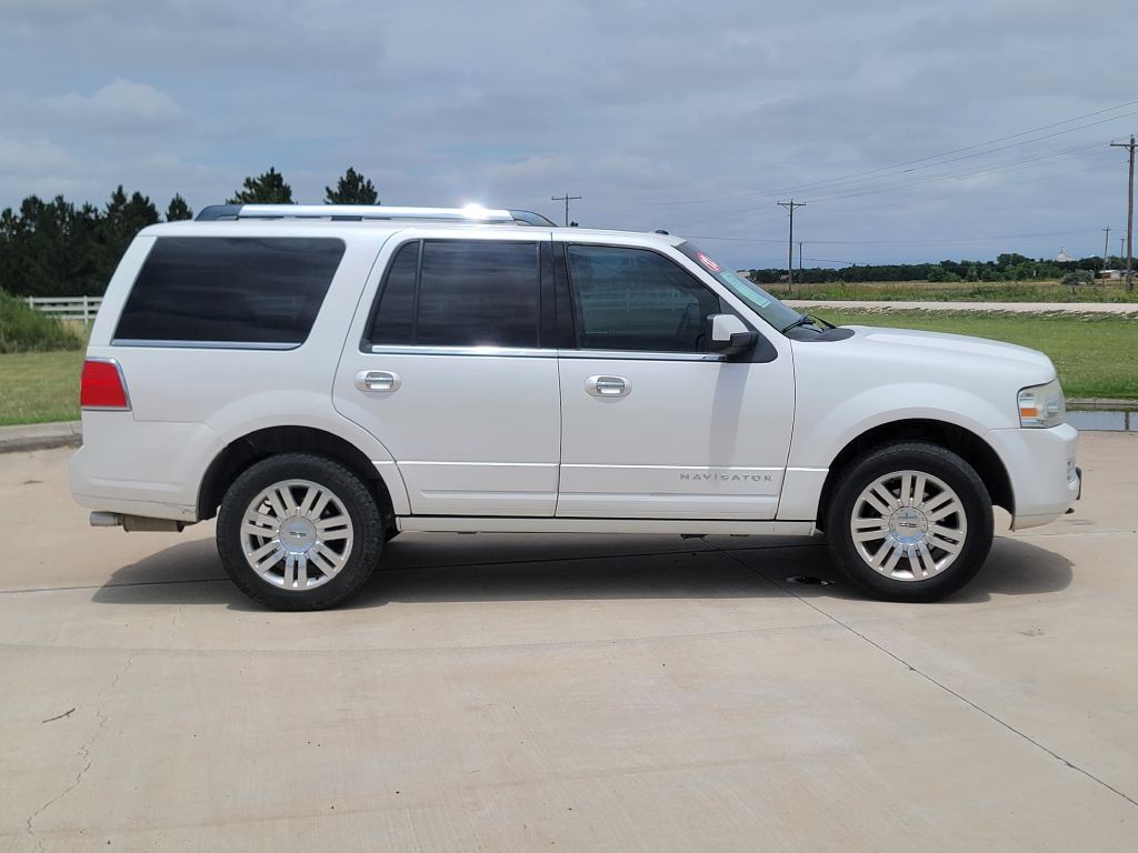 2012 Lincoln Navigator Image 3