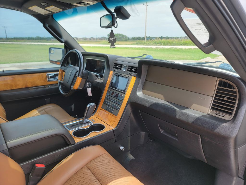 2012 Lincoln Navigator Image 17