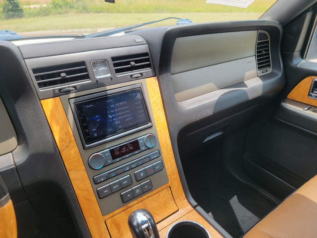 2012 Lincoln Navigator Image 20