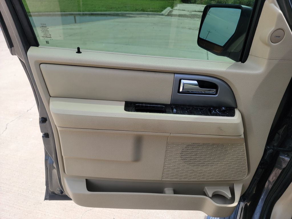 2016 Ford Expedition Image 8