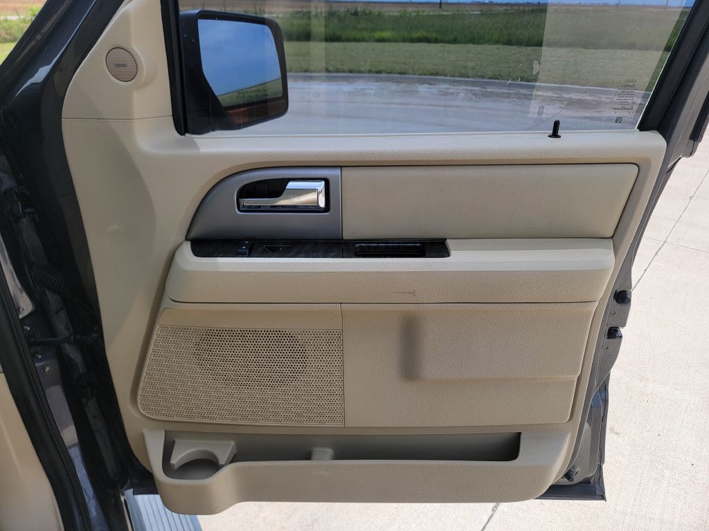2016 Ford Expedition Image 16