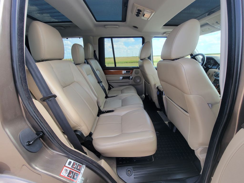 2011 Land Rover LR4 Image 13