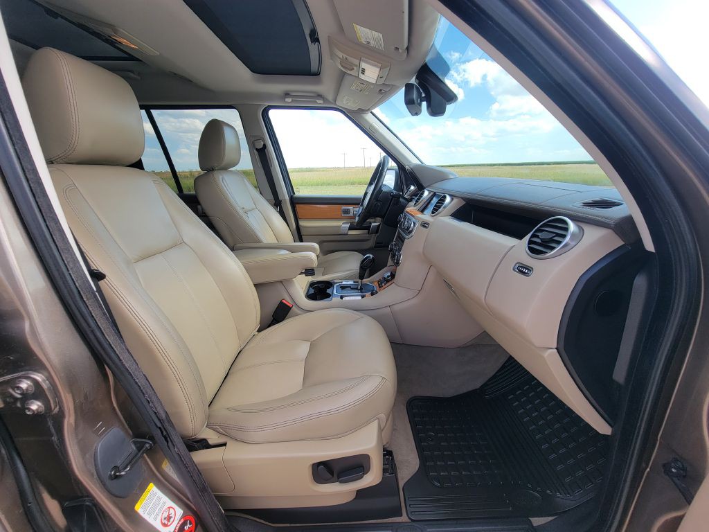 2011 Land Rover LR4 Image 15