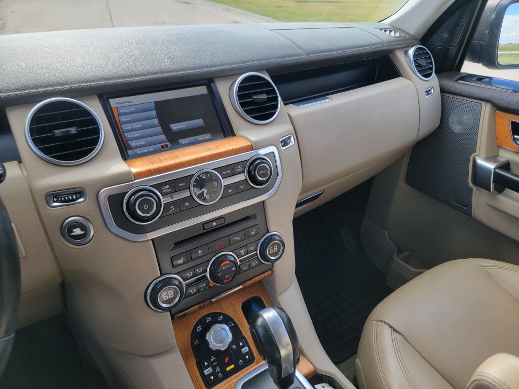 2011 Land Rover LR4 Image 21