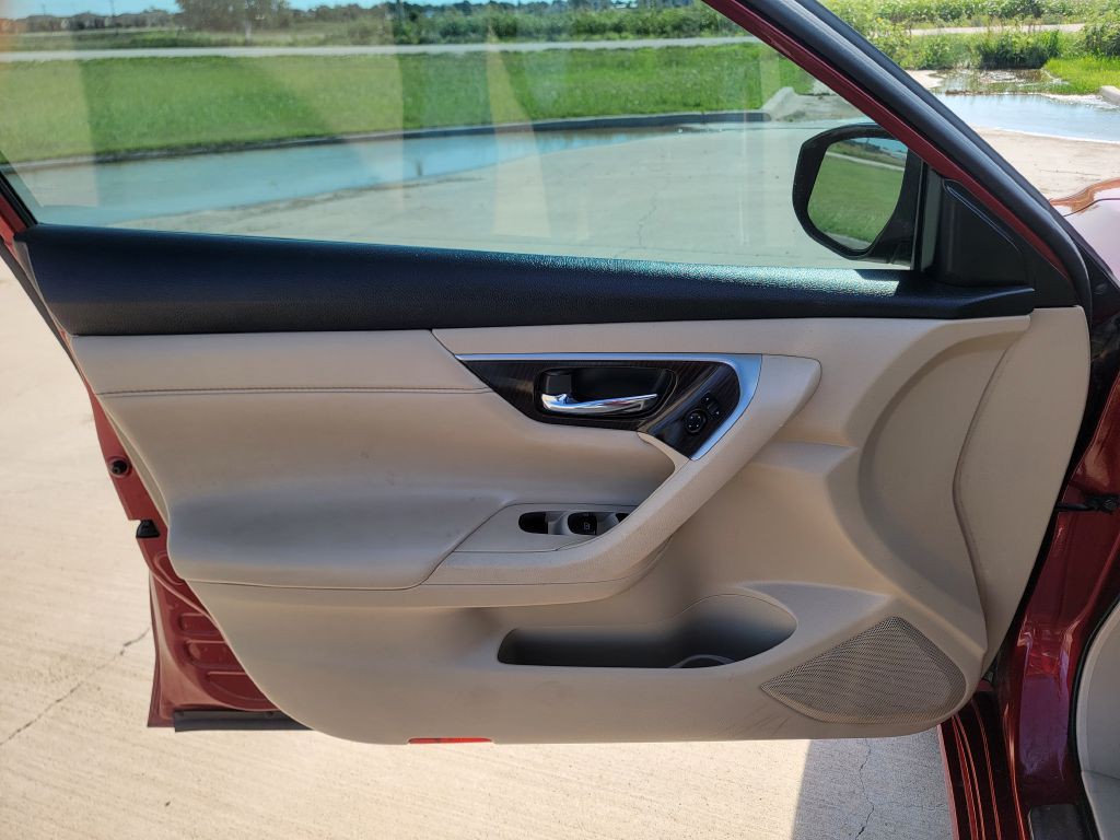 2014 Nissan Altima Image 8