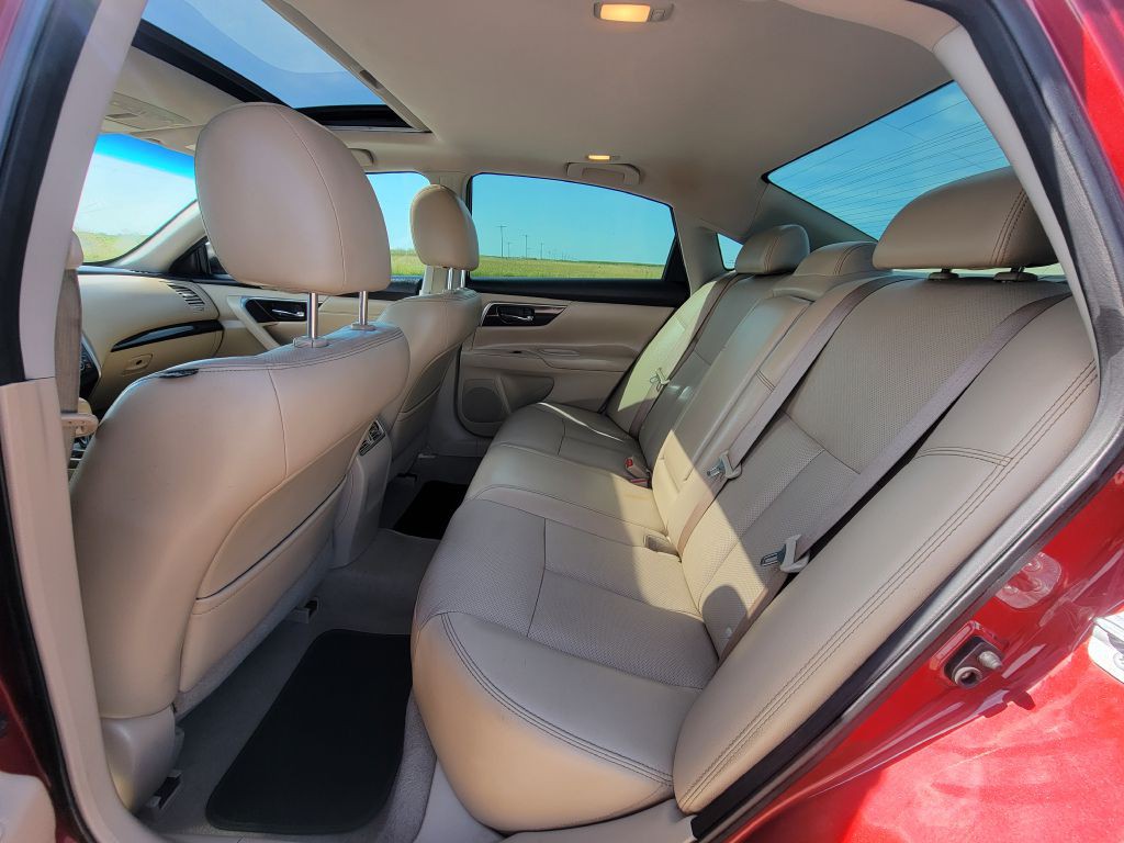 2014 Nissan Altima Image 9