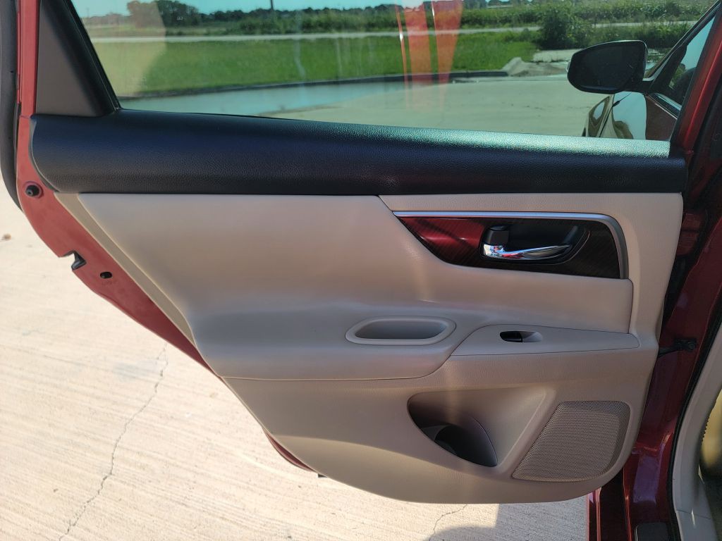 2014 Nissan Altima Image 10