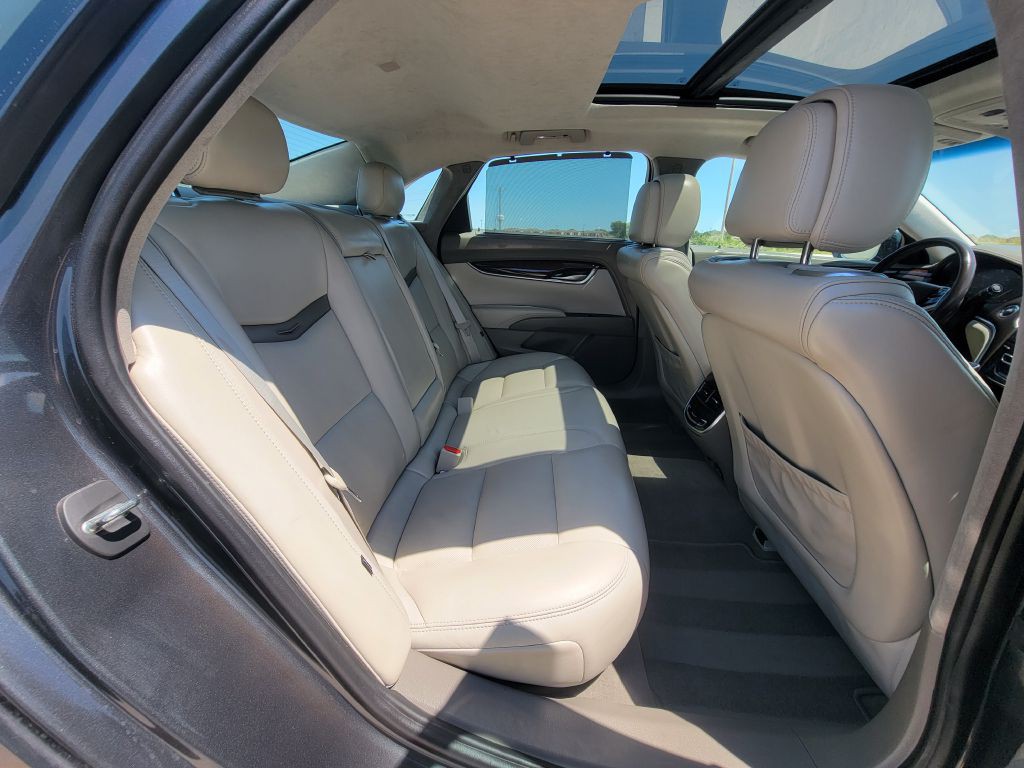 2013 Cadillac XTS Image 11